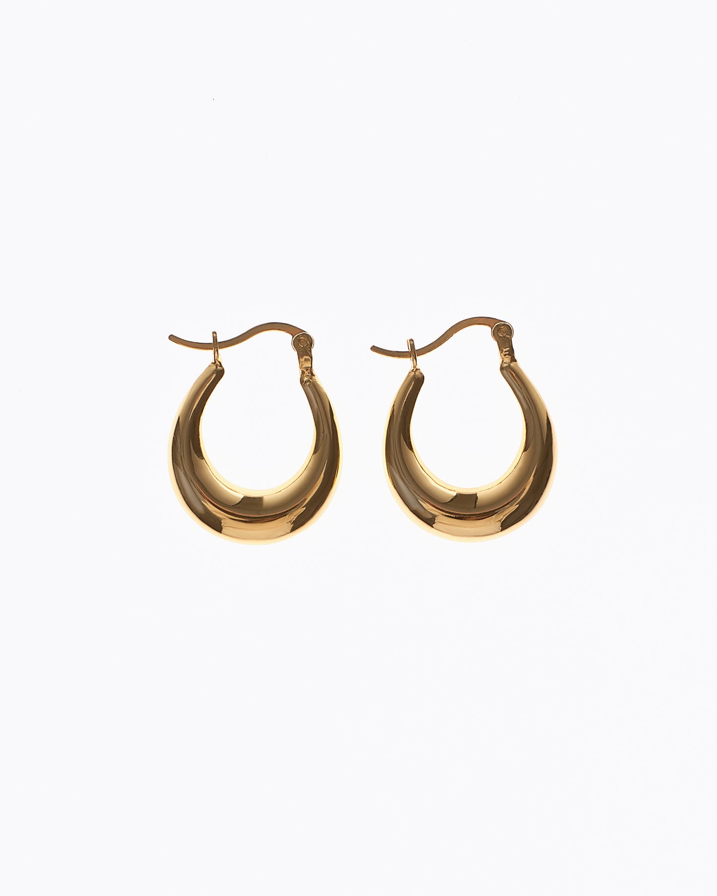 Earrings with chain and earcuff