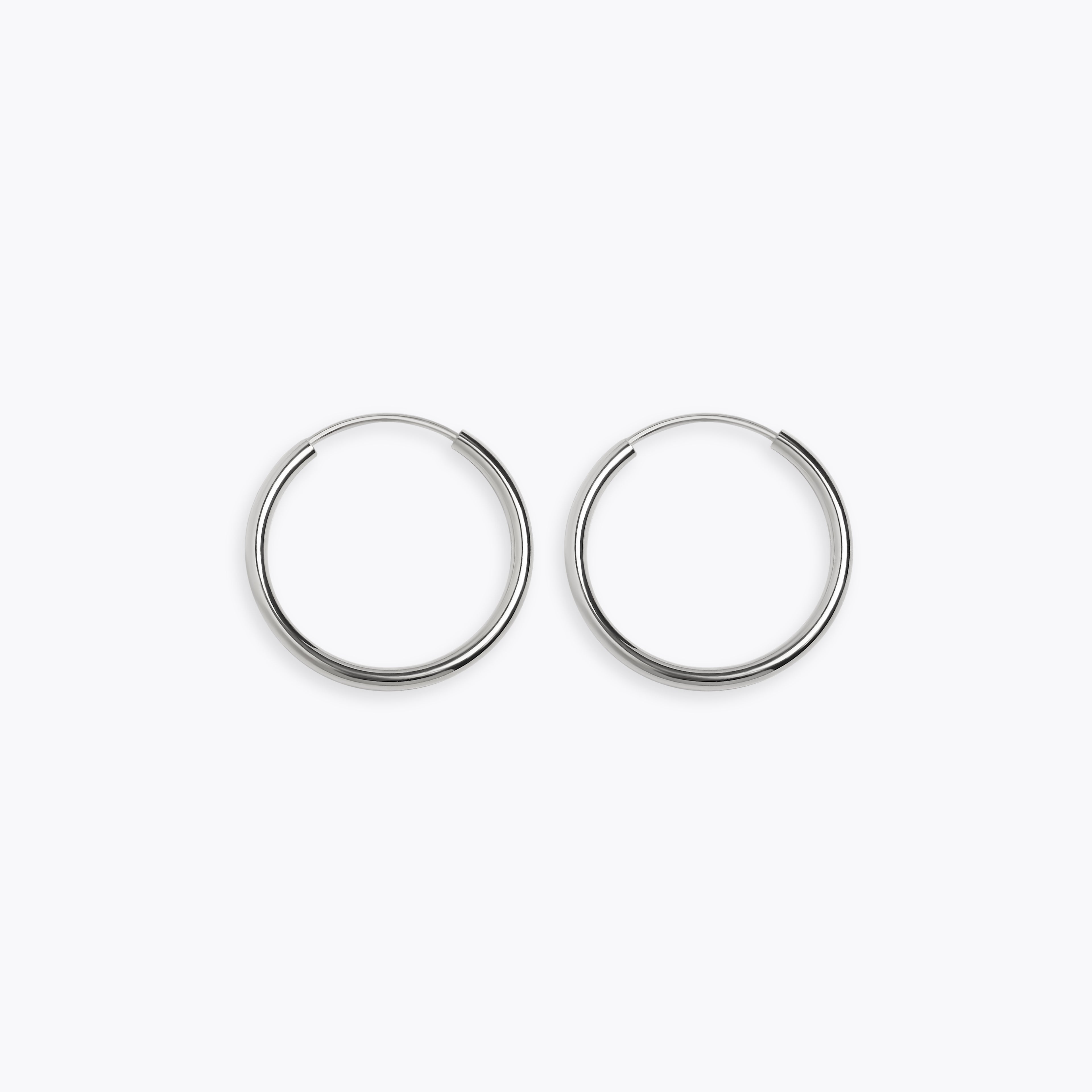 Noa Slim Hoops Medium Silver